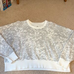 Under Armour Women's White and Gray Patterned Sweater